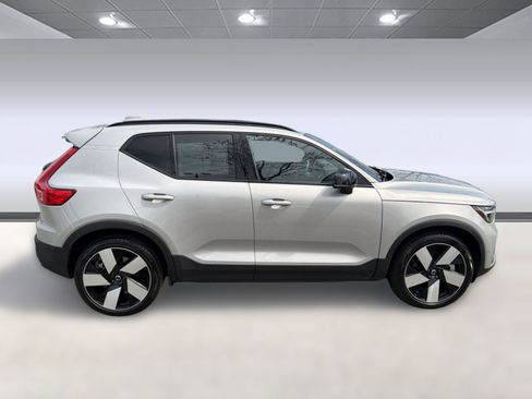 Used 2024 Volvo XC40 Recharge Plus w/ Protection Package Premier image 8
