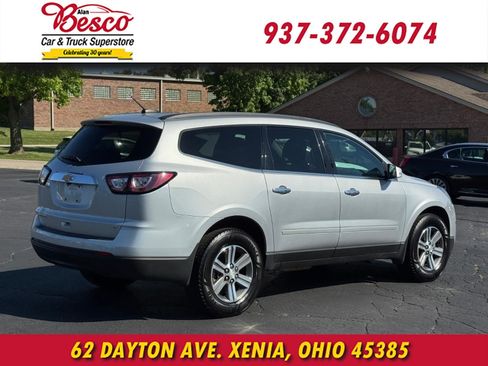 Used 2017 Chevrolet Traverse LT FWD image 4