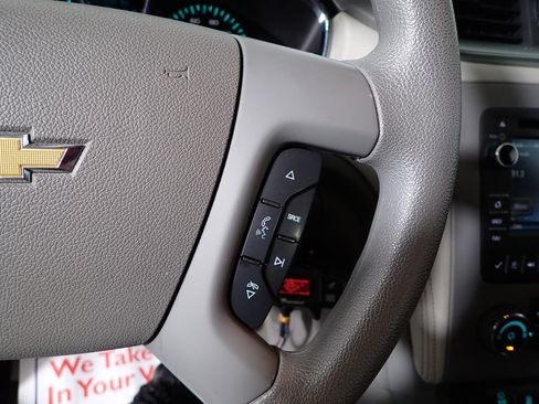 Used 2017 Chevrolet Traverse LS FWD image 27