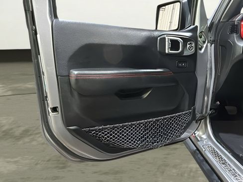 Used 2018 Jeep Wrangler Unlimited Rubicon w/ Dual Top Group image 23