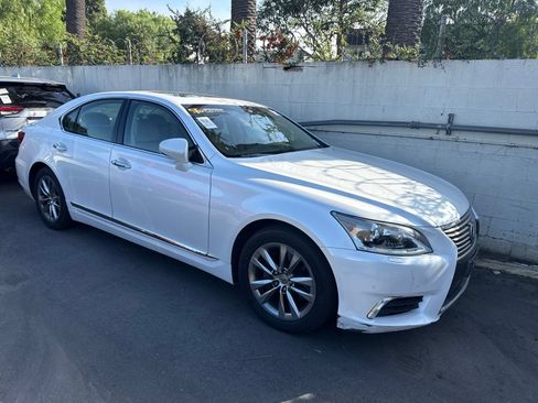 Used 2016 Lexus LS 460 w/ Comfort Package RWD image 1
