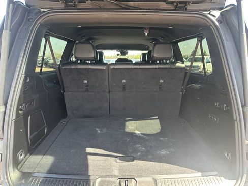 Used 2024 Jeep Wagoneer L Series II w/ Flexible Seating Group AWD/4WD image 28