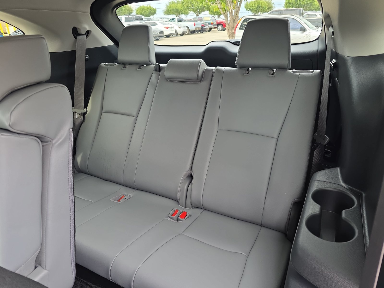 New 2026 Toyota Highlander XLE AWD/4WD image 32
