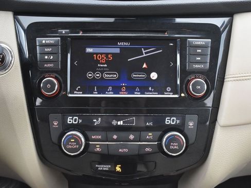 Used 2020 Nissan Rogue SL w/ Premium Package image 10