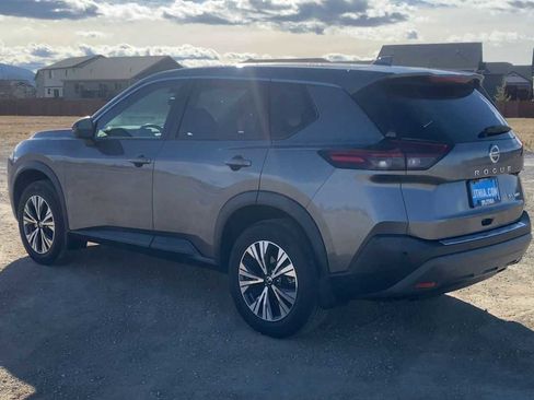 Used 2021 Nissan Rogue SV image 7