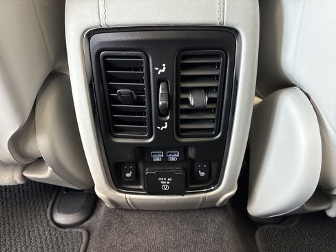 Used 2017 Jeep Grand Cherokee Summit AWD/4WD image 13