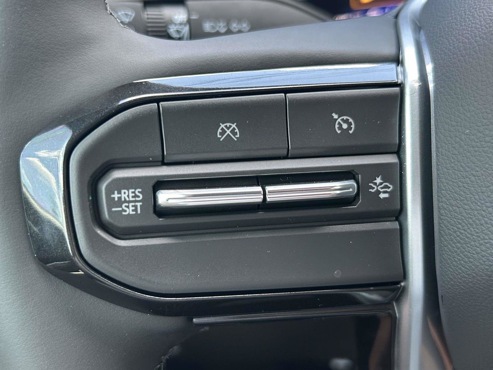 New 2026 Chevrolet Colorado ZR2 w/ Technology Package AWD/4WD image 25