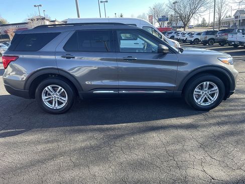 Used 2023 Ford Explorer XLT image 16