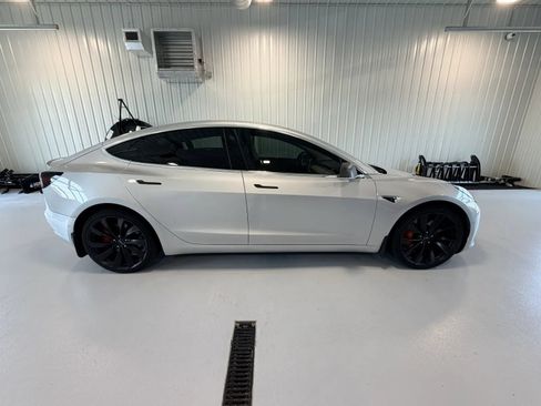 Used 2018 Tesla Model 3 Performance AWD/4WD image 2