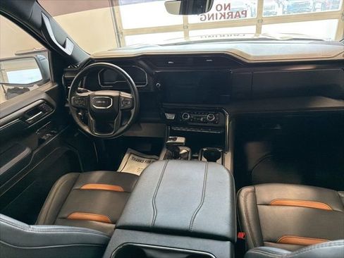 Used 2024 GMC Sierra 1500 AT4 w/ Technology Package AWD/4WD image 22