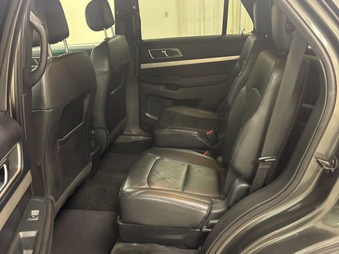 Used 2016 Ford Explorer XLT w/ Equipment Group 202A FWD image 20