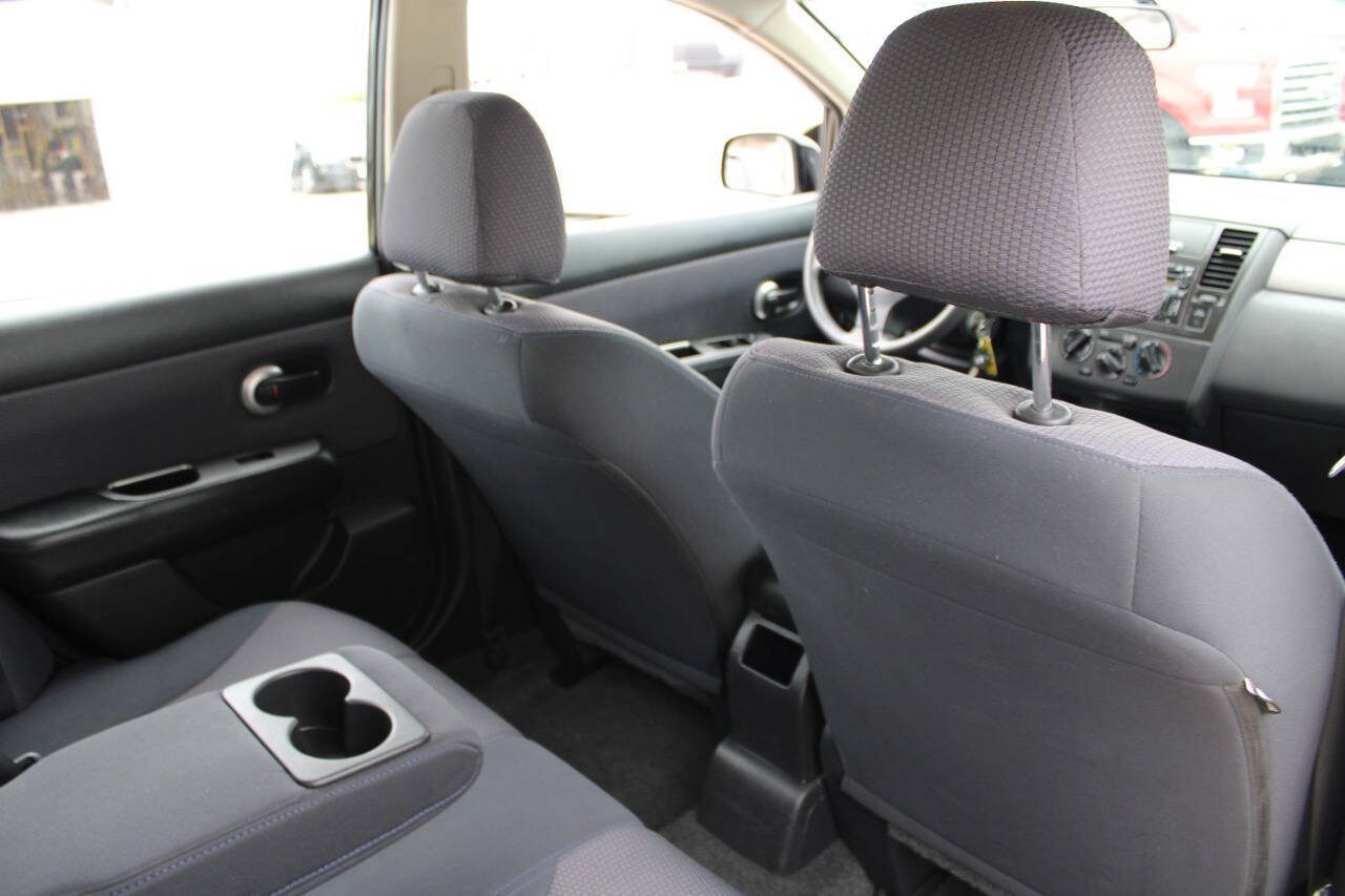 Used 2007 Nissan Versa Hatchback w/ ABS Pkg FWD image 10