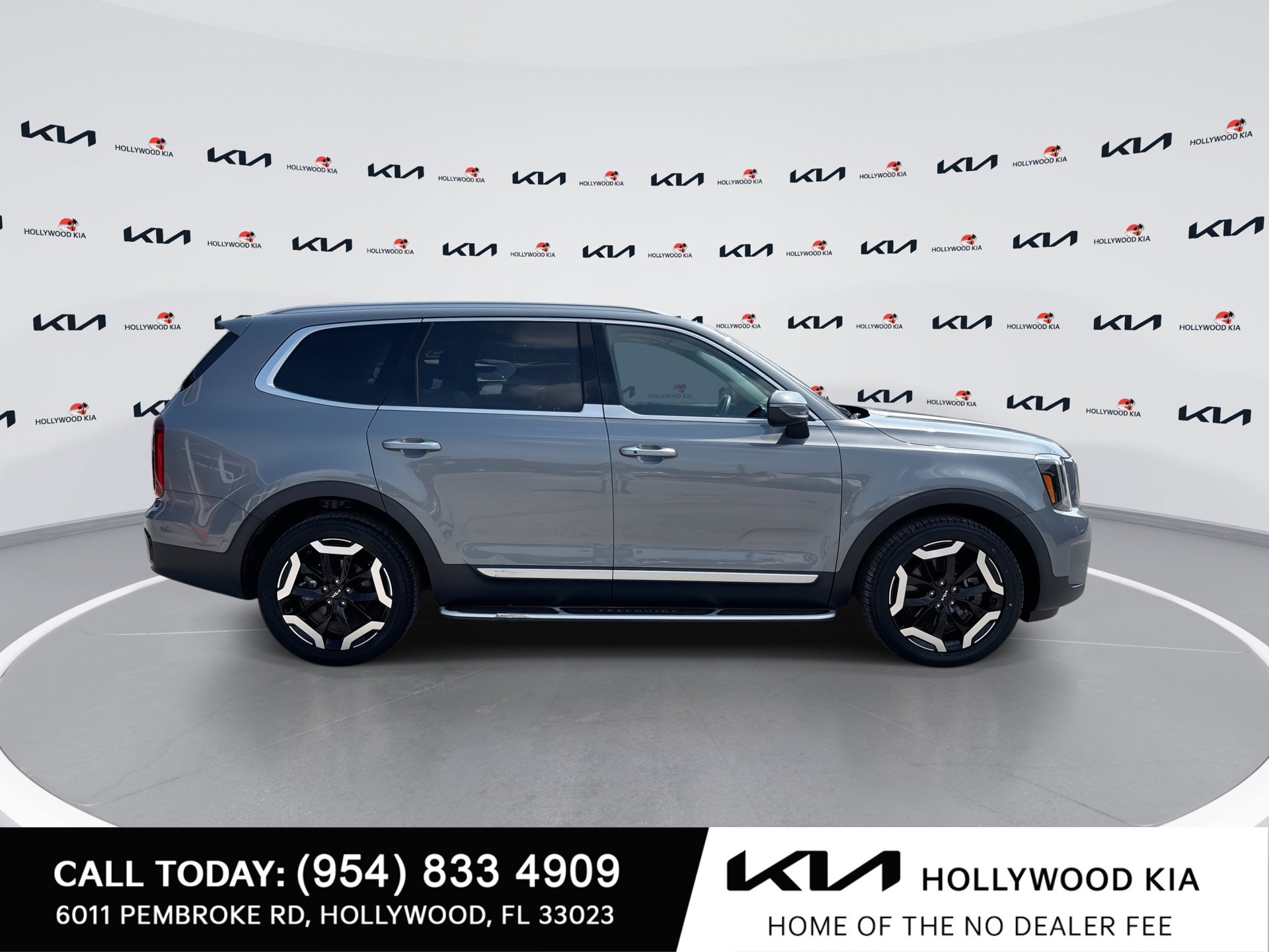 Certified 2023 Kia Telluride S w/ S Sunroof Package AWD/4WD image 9