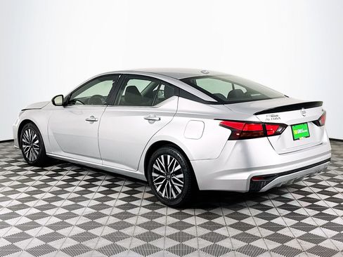 Used 2024 Nissan Altima 2.5 SV image 6