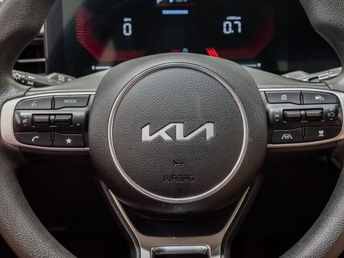Used 2025 Kia K5 LXS FWD image 12