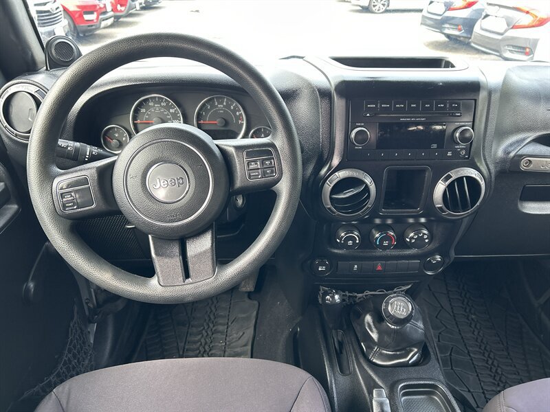 Used 2013 Jeep Wrangler Unlimited Sport AWD/4WD image 11