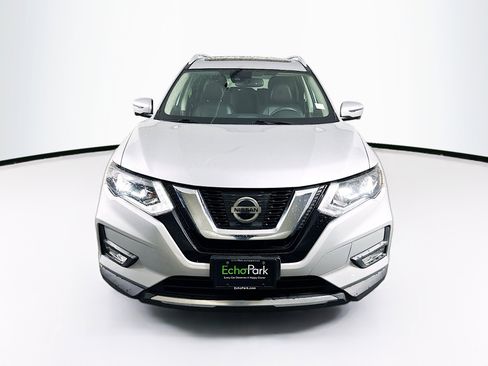 Used 2017 Nissan Rogue SL w/ SL Premium Package image 2