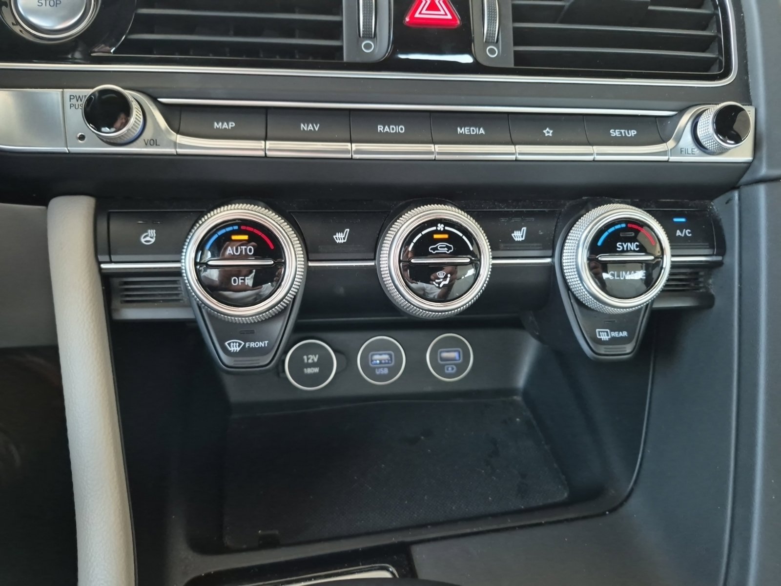 Used 2023 Genesis G70 2.0T AWD/4WD image 16