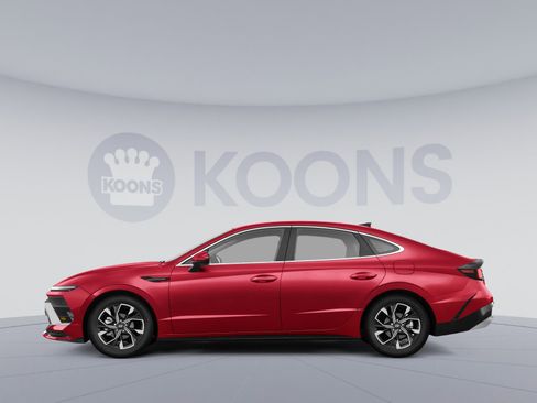 Used 2024 Hyundai Sonata SEL w/ Convenience Package FWD image 2