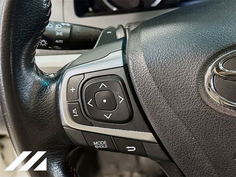 Used 2015 Toyota Camry SE image 11