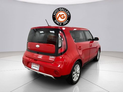Used 2017 Kia Soul + FWD image 3