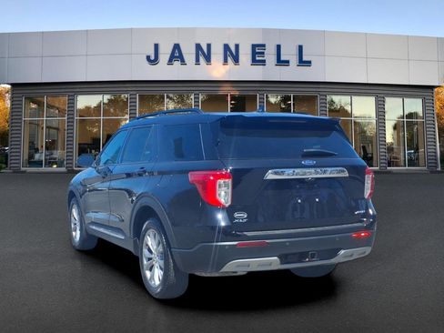 Used 2023 Ford Explorer XLT w/ Equipment Group 202A AWD/4WD image 7