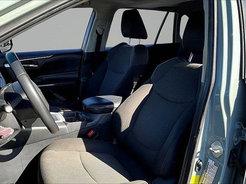 Used 2019 Toyota RAV4 XLE image 22