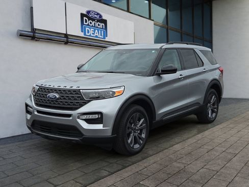 Used 2023 Ford Explorer XLT w/ Equipment Group 202A AWD/4WD image 7