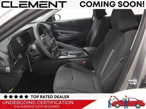 Used 2025 Hyundai Elantra SE FWD image 3