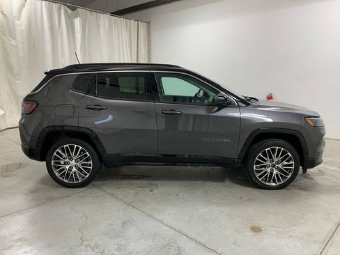 Used 2022 Jeep Compass Limited w/ Elite Group image 10