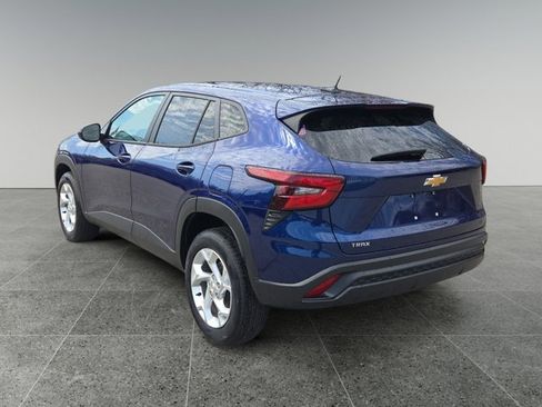 Certified 2024 Chevrolet Trax LS w/ LS Convenience Package image 3