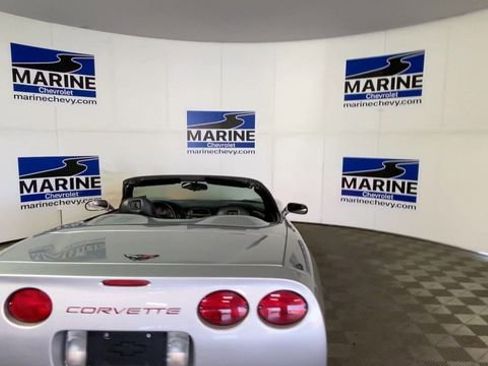 Used 1998 Chevrolet Corvette Convertible w/ Memory Pkg RWD image 9