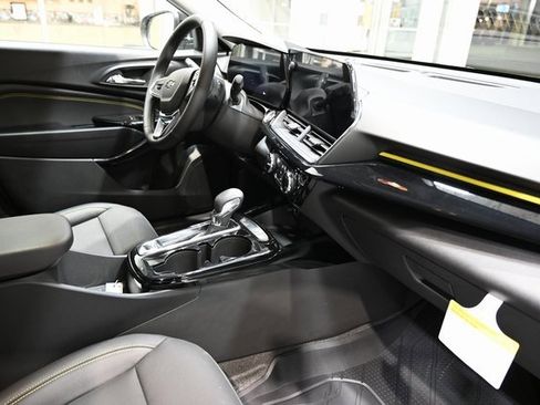 New 2026 Chevrolet Trax ACTIV w/ Sunroof Package image 13