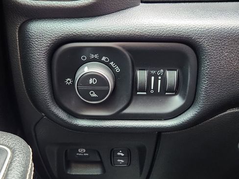 Used 2020 RAM 1500 Laramie w/ Sport Appearance Package image 13