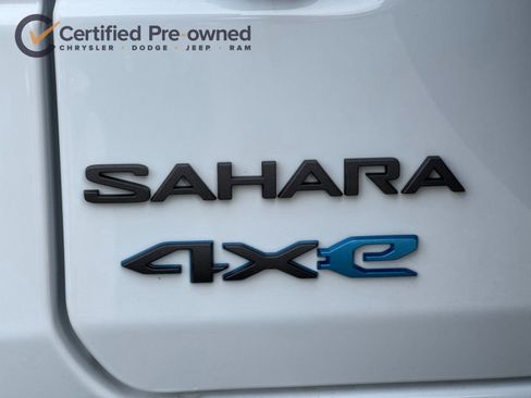 Certified 2025 Jeep Wrangler Unlimited Sahara w/ Safety Group image 27