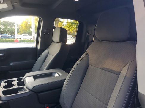 Used 2025 Chevrolet Silverado 1500 Custom image 15