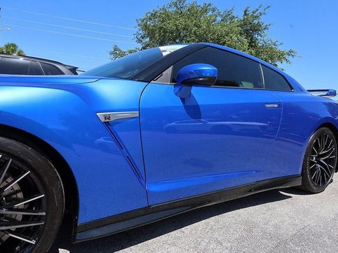 Used 2024 Nissan GT-R w/ Floor Mat Package AWD/4WD image 10