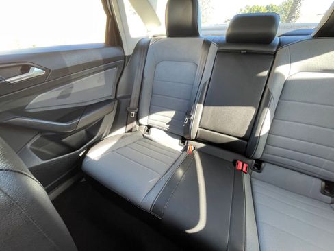 Used 2025 Volkswagen Jetta SE image 40