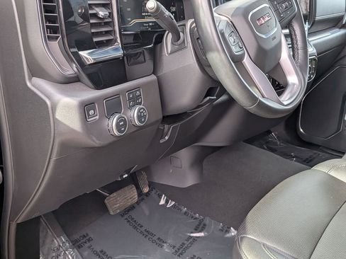 Used 2025 GMC Sierra 1500 SLT image 17