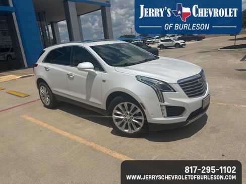 Used 2017 Cadillac XT5 Platinum w/ Driver Assist Package AWD/4WD image 2