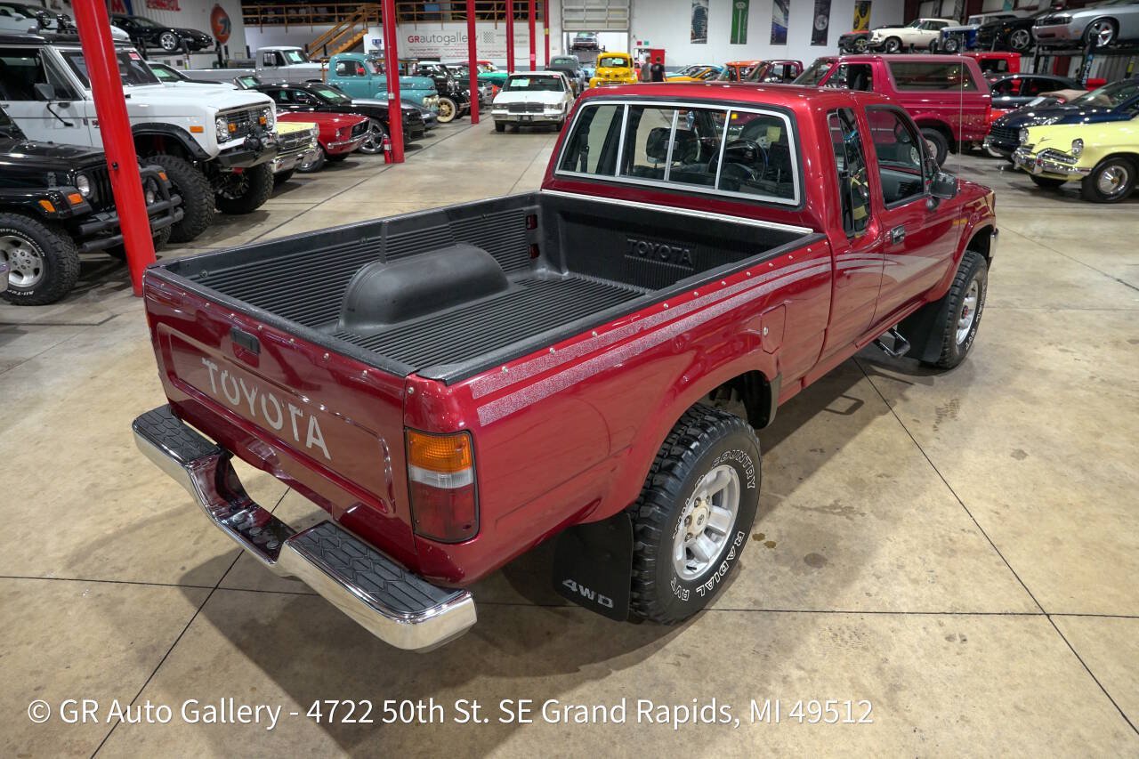 Used 1993 Toyota Pickup Deluxe AWD/4WD image 17