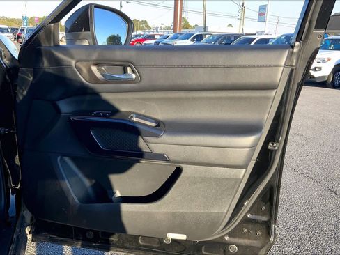 Used 2022 Nissan Pathfinder SV w/ SV Premium Package image 23