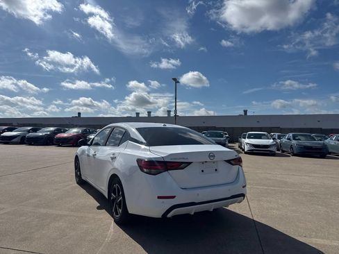 Certified 2024 Nissan Sentra SV FWD image 16