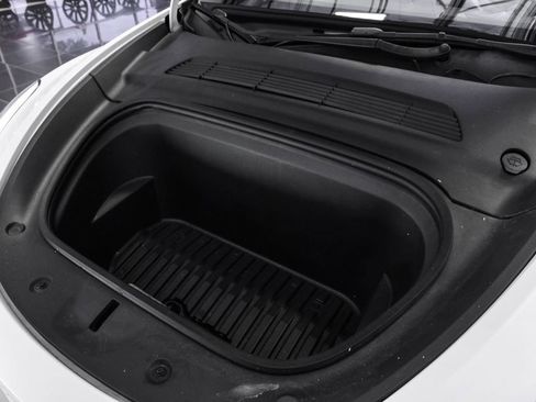 Used 2021 Tesla Model Y Long Range AWD/4WD image 49