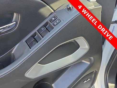 Used 2025 Nissan Frontier SL image 13