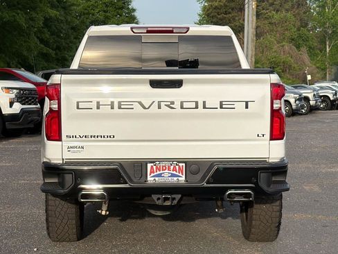 Used 2024 Chevrolet Silverado 1500 LT Trail Boss w/ Convenience Package II AWD/4WD image 8