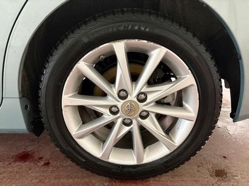 Used 2013 Toyota Prius V Five image 19