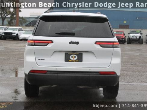 Used 2025 Jeep Grand Cherokee L Altitude image 4
