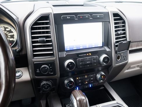 Used 2019 Ford F150 Limited image 3