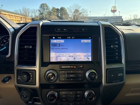 Used 2019 Ford F150 Lariat w/ Equipment Group 502A Luxury image 20